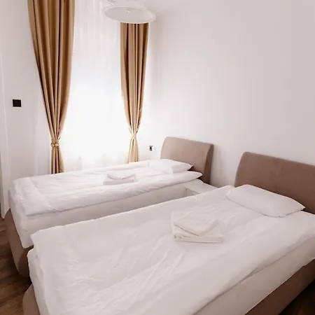 Sint - Apartamento *