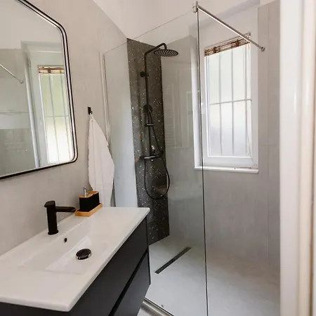 Apartamento Sint - *